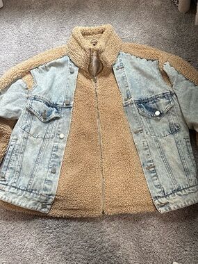 Blank NYC Women’s Two-Tone Sherpa Denim Jacket - Light Blue & Tan